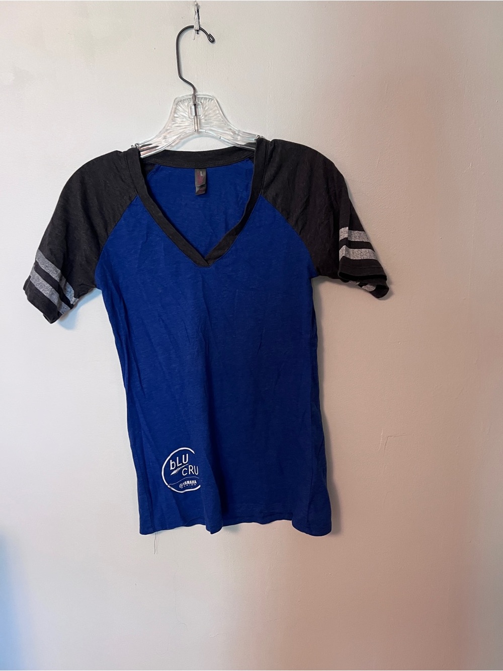 Yamaha x Blu Cru Women’s V-Neck